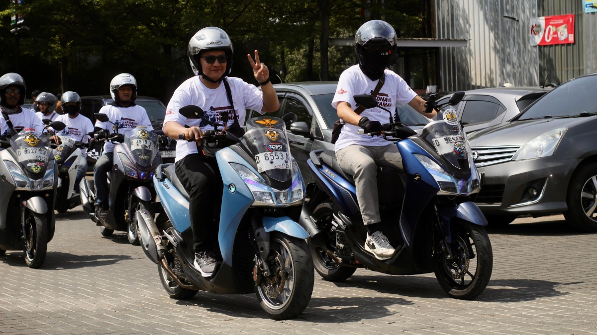 Puluhan Komunitas Motor Matic Ramaikan Acara Feders Gathering di Kota Bandung