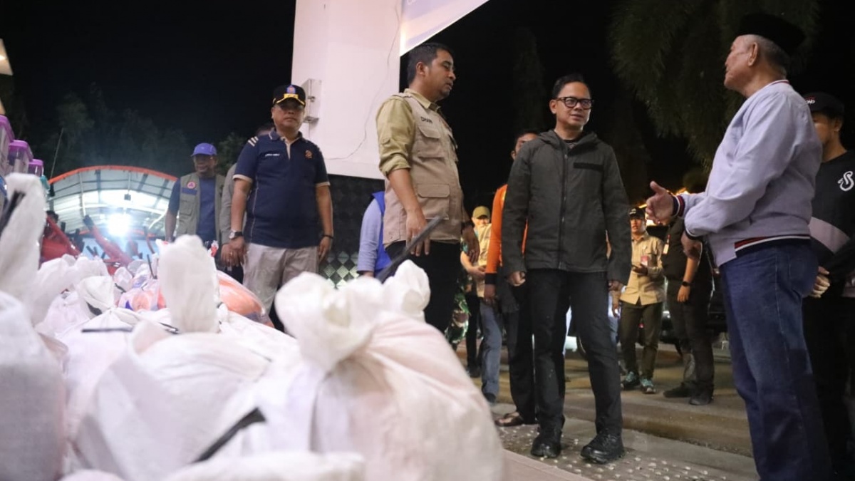 Wamendagri Bima Tinjau Posko Bencana di Kota Solok: Tekankan Koordinasi dan Gerak Cepat Pemerintah