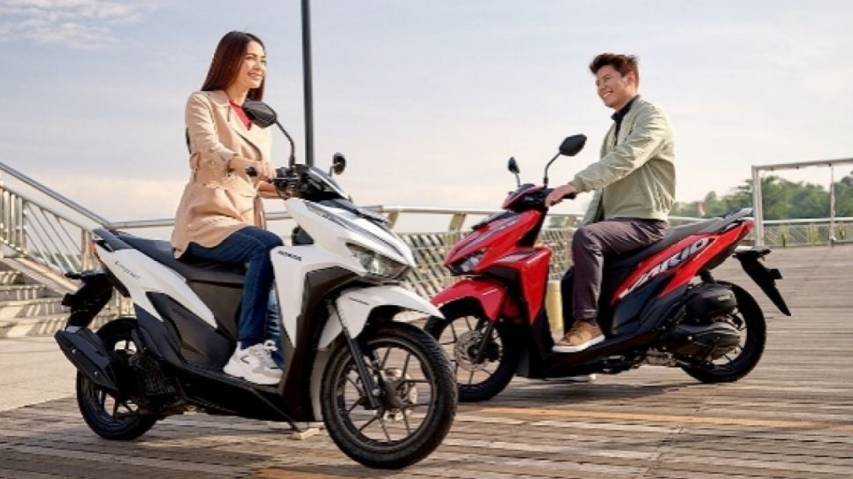 5 Rekomendasi Motor Matic Warna Putih untuk Wanita
