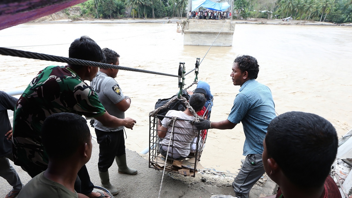 Pendidikan Pasca Banjir Sumatra, JPPI: Banyak Sekolah Terendam Lumpur Hingga Hilang Terbawa Arus