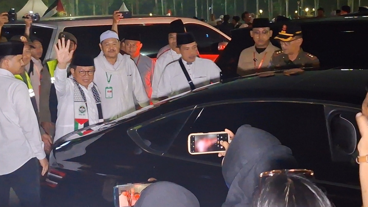 Tepati Janji: Gubernur Pramono Muncul di Reuni Akbar 212, Ini Reaksi Massa!
