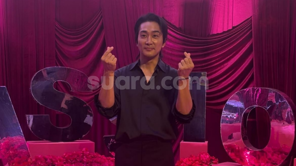 Song Seung Heon Sapa Penggemar di Plaza Indonesia, Dipuji Ganteng Meski Tak Muda Lagi