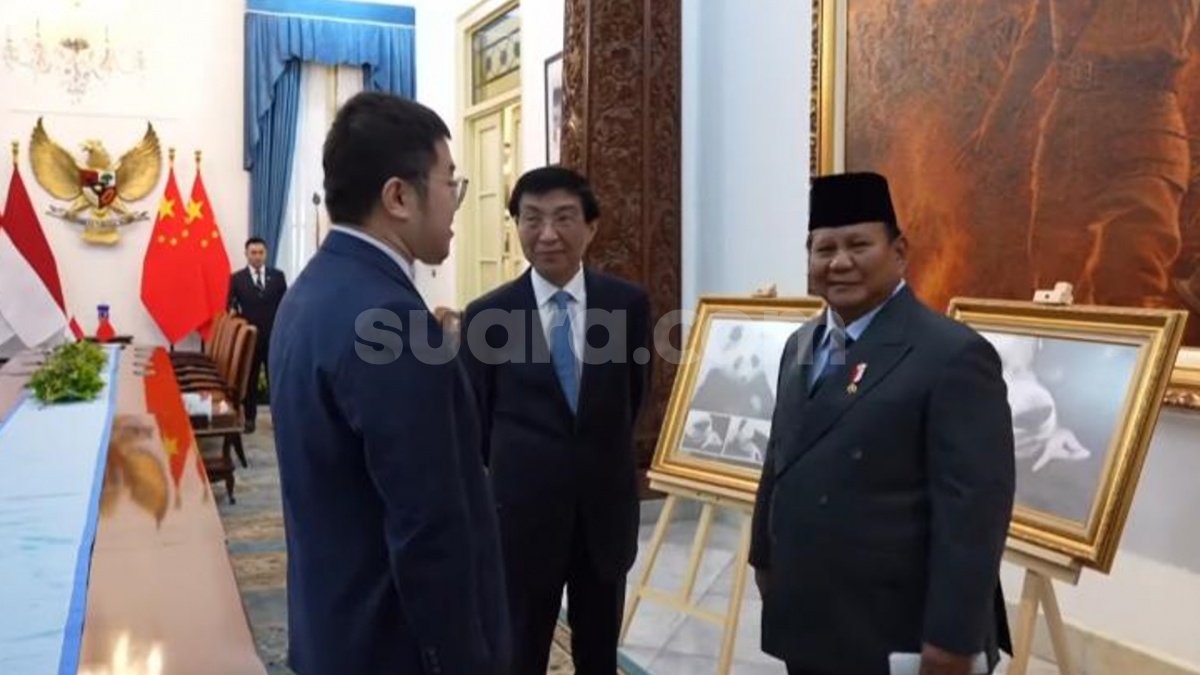 Tawa Prabowo dan Ketua MPR Tiongkok Bahas 'Rio', Anak Panda di Taman Safari