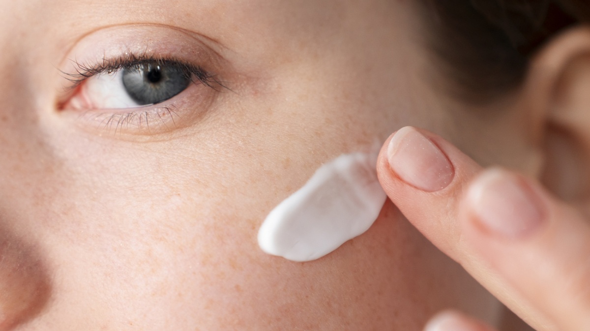 4 Sunscreen dengan Kolagen untuk Bantu Wajah Tetap Halus dan Kencang