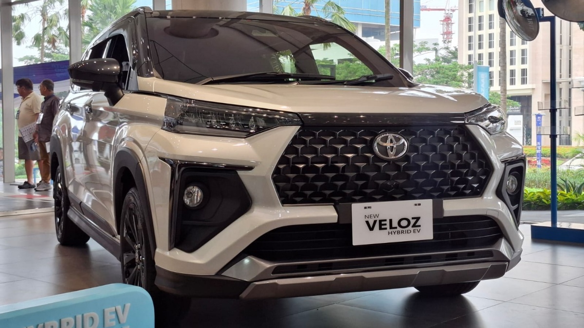 Tips Rawat Baterai Toyota New Veloz Hybrid EV Agar Konsumsi BBM Tetap Irit