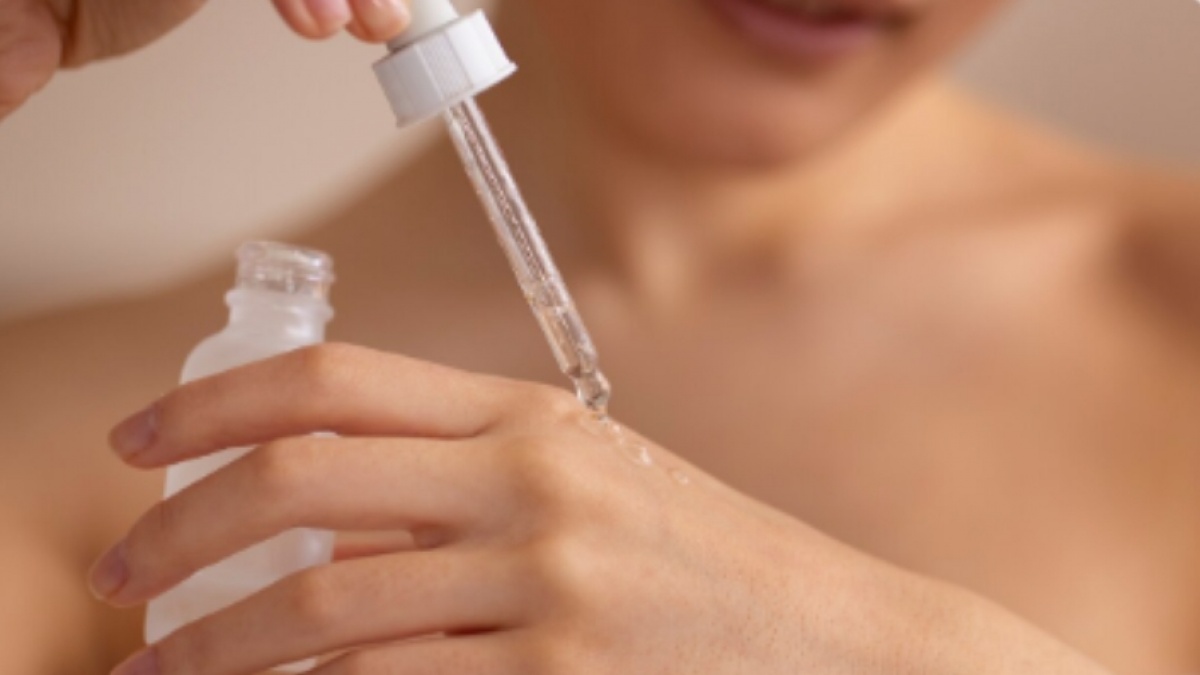 5 Serum Niacinamide dan Retinol Terbaik, Wajah Cerah dan Kencang di Usia 40 Tahun ke Atas