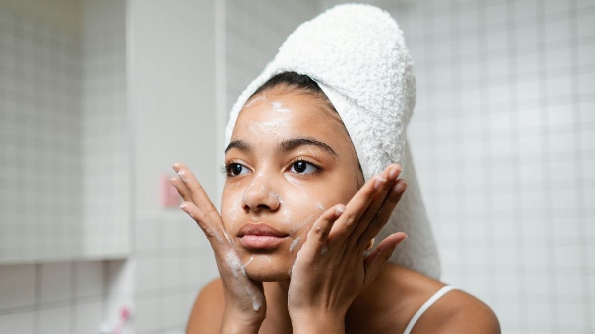 Sabun Cuci Muka Bagus pH Berapa? Ini 5 Rekomendasi agar Kulit Aman