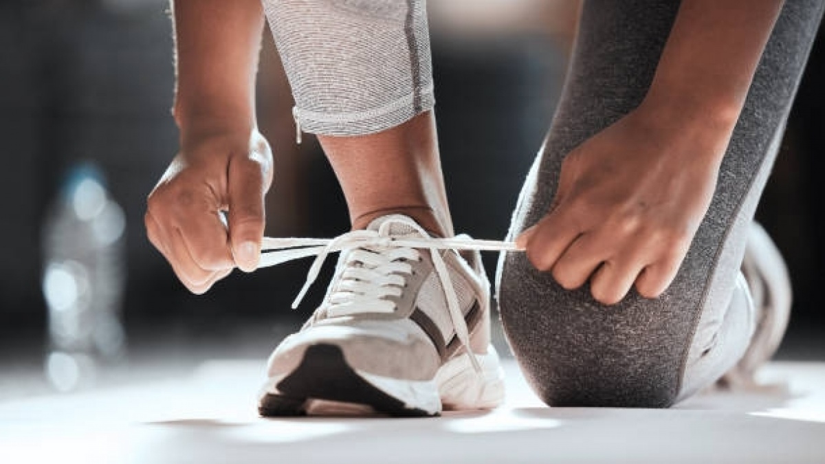 9 Sepatu Lokal Senyaman Skechers Ori, Harga Miring Kualitas Juara Berani Diadu