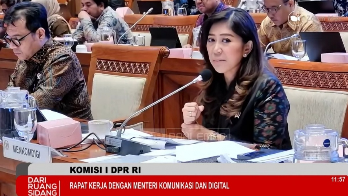 Kemkomdigi Siapkan Aturan Baru: Wajib Cantumkan Nomor Telepon Saat Daftar Media Sosial