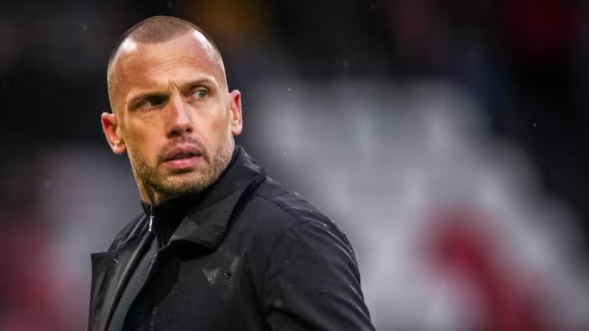 Update Calon Pelatih Timnas Indonesia, John Heitinga Tunjukkan Gerak Gerik Aneh