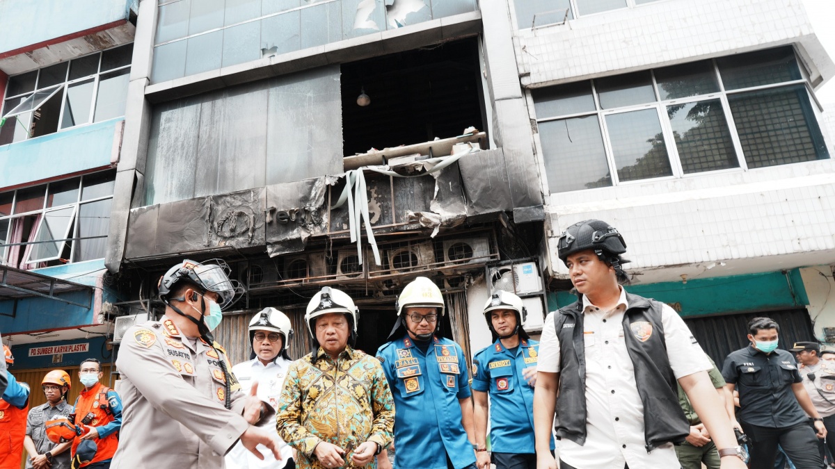 Tinjau Lokasi Kebakaran di Kemayoran, Mendagri Evaluasi Kelayakan Bangunan