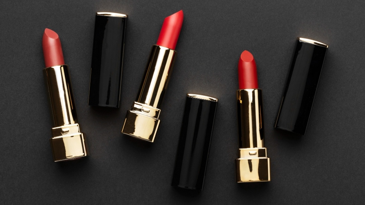 Kulit Sawo Matang Cocok Pakai Lipstik Warna Apa? Cek 5 Rekomendasinya