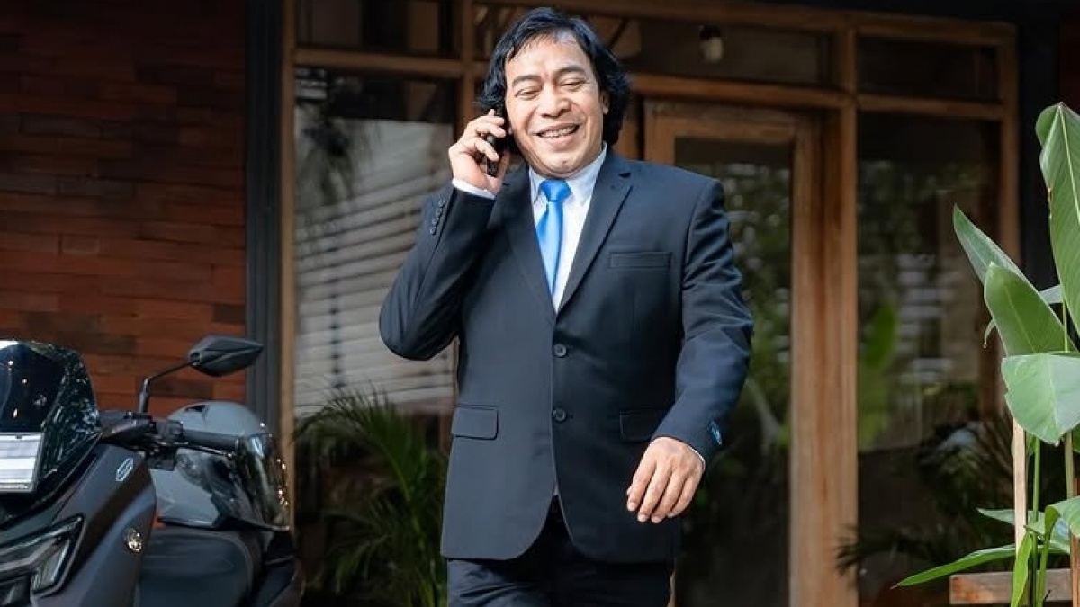 Jadi Relawan Banjir Sumatra, Kenapa Komeng Tak Dihujat seperti Anggota Dewan Lainnya?