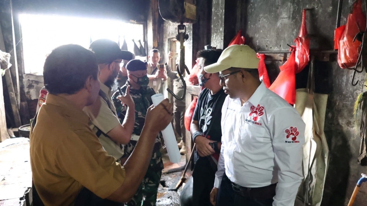 Satpol PP Tindak Rumah Makan dan Tempat Pemotongan Anjing di Jakarta Timur