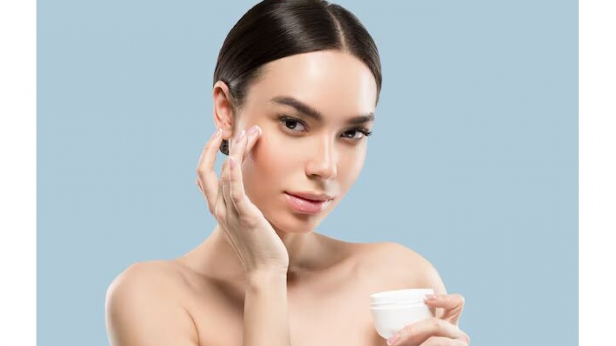 7 Cream Ampuh di Apotek yang Bikin Wajah Usia 40 Tahun Mulus Lagi, Bye-bye Flek Hitam!