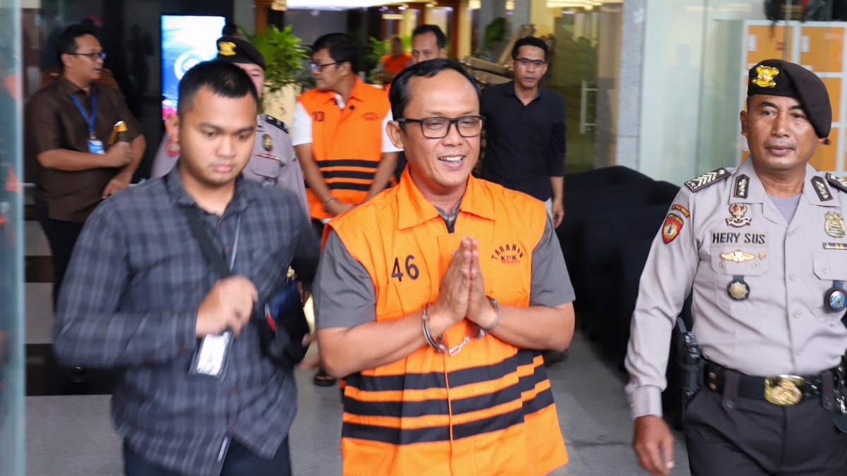 Ditangkap KPK, Bupati Lampung Tengah Malah Goda Jurnalis yang Tanya Kasus: Kamu Cantik Hari Ini