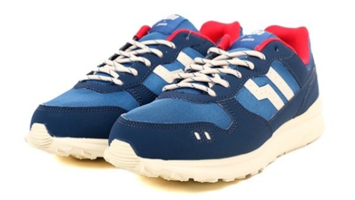 5 Sepatu Lokal Murah tapi Kualitas Setara On Cloud Original, Cocok untuk Kaki Datar
