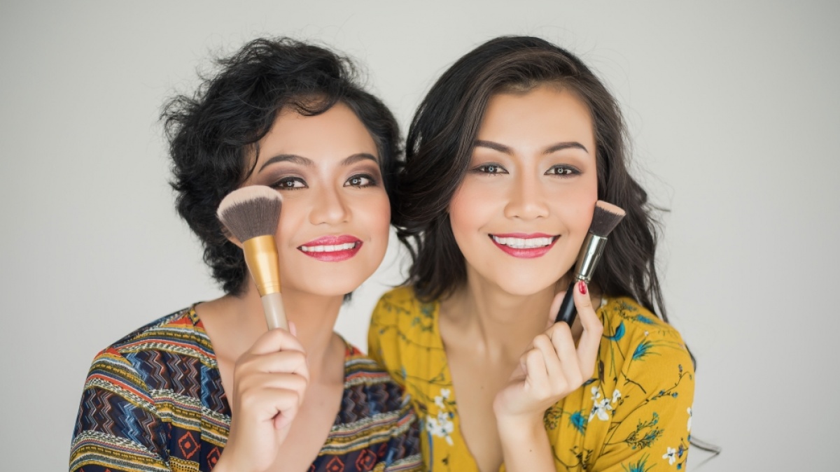Apa Bedanya Makeup High dan Low Visual? Ini Cara Menentukan yang Cocok Untuk Wajahmu