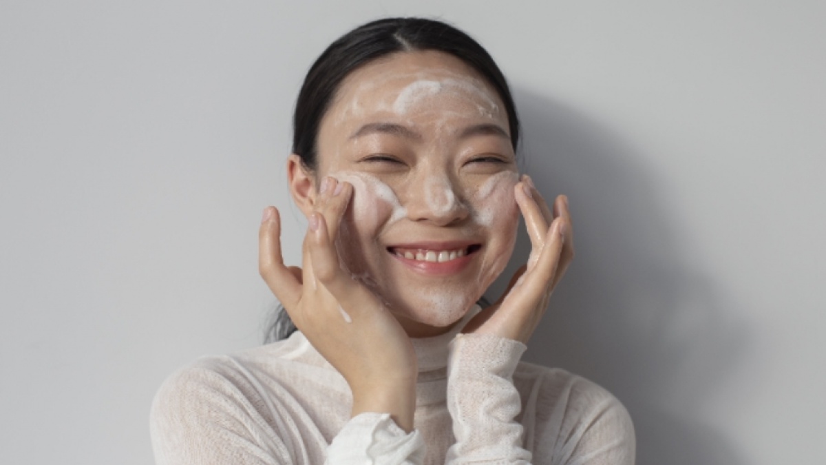 6 Sabun Cuci Muka Mengandung Probiotik dan Prebiotik untuk Skin Barrier