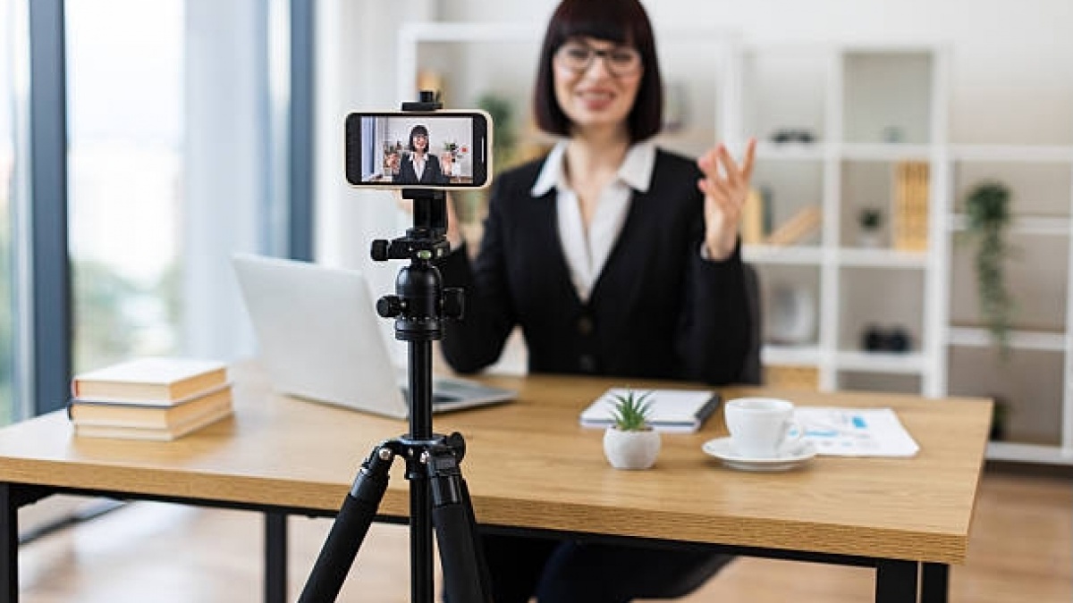 5 Tripod Kokoh untuk Bikin Konten, Murah tapi Berkualitas Bebas Getaran