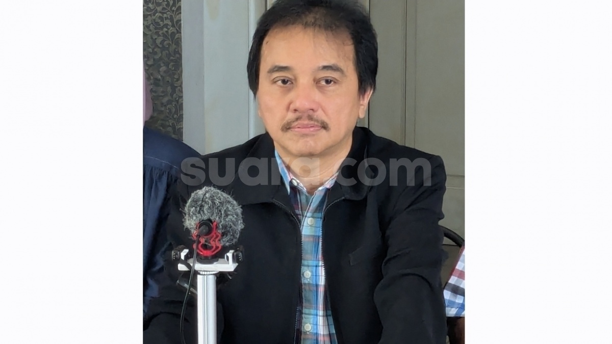 Roy Suryo Bawa Ijazah UGM Asli ke Polda Metro, Klaim Punya Jokowi Tidak Presisi