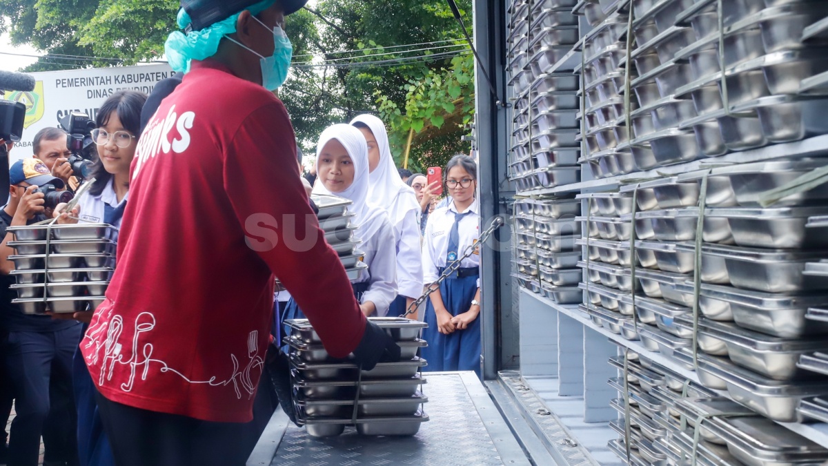 Soroti Anggaran Jumbo untuk MBG di Sidang MK, JPPI: Jutaan Anak Masih Belajar di Sekolah Rusak