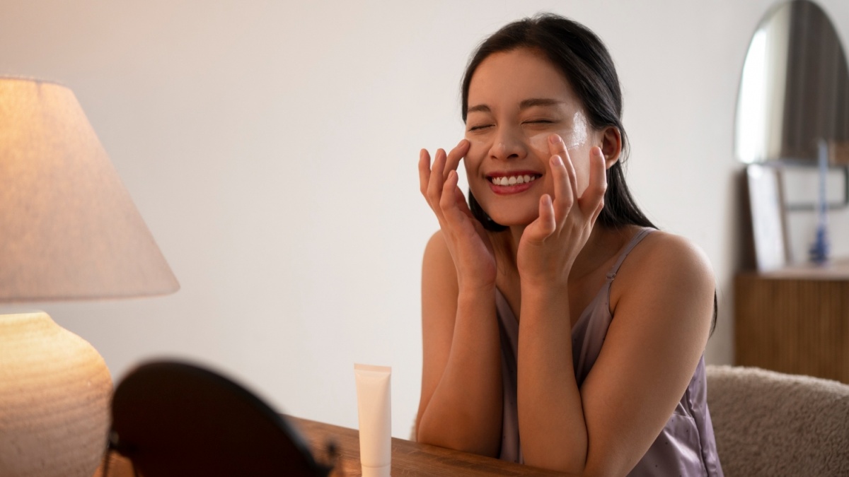 5 Sunscreen Lokal No Whitecast dan Tidak Bikin Wajah Kusam, Mulai Rp30 Ribuan