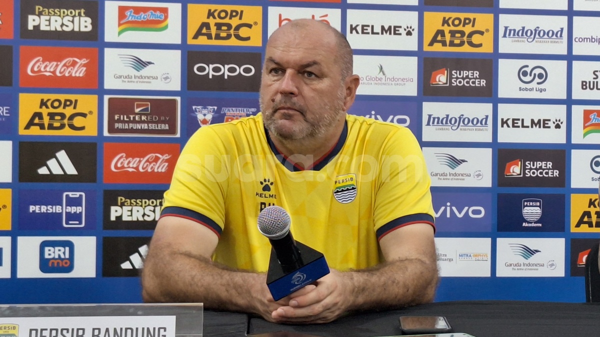 Persib Bandung Ditahan Imbang Persik, Bojan Kecewa dengan Kepemimpinan Wasit