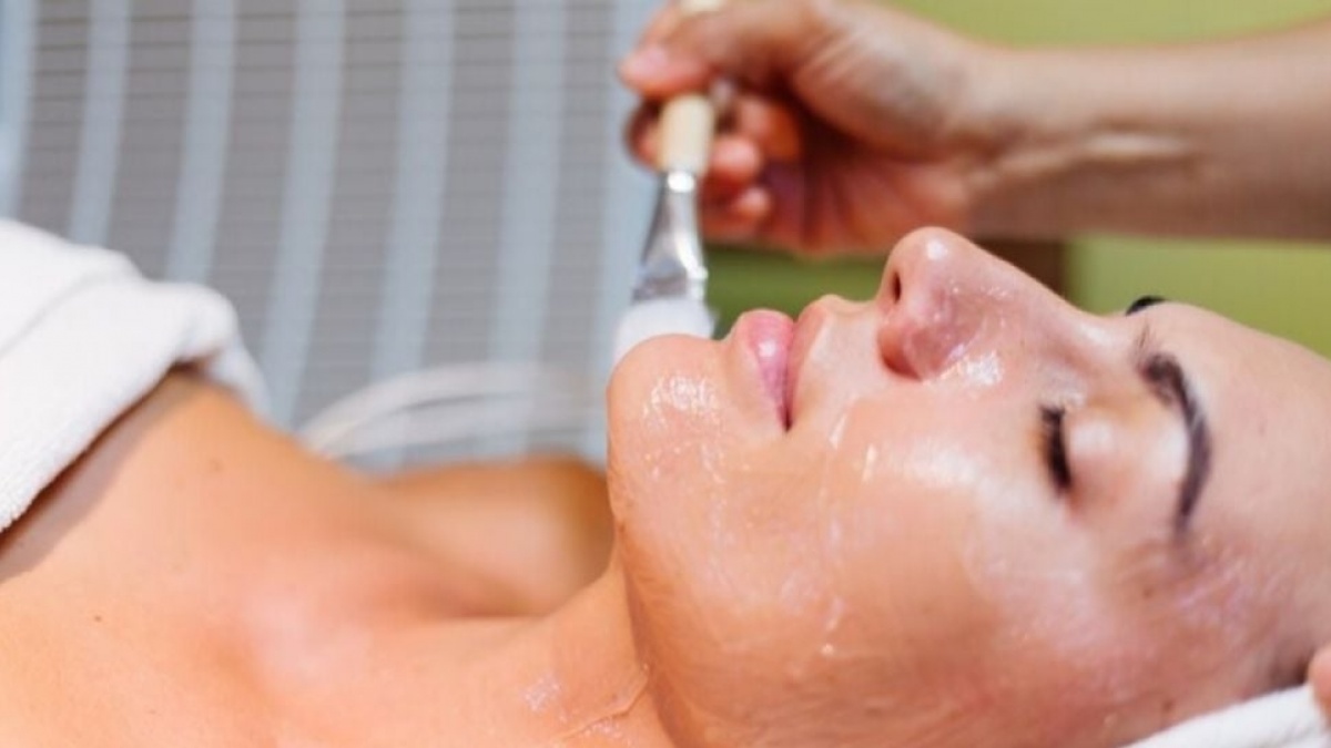 Berapa Harga Treatment Chemical Peeling untuk Hilangkan Flek Hitam? Ini Beda Jenisnya