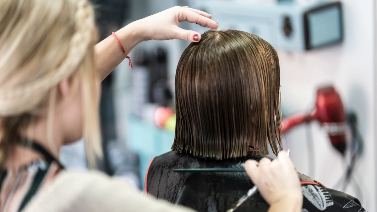 Mimpi Potong Rambut, Apakah Pertanda Baik? Intip Maknanya