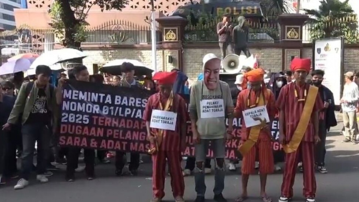 Polri Didesak Usut Kasus Penghinaan Pandji Pragiwaksono ke Adat Toraja