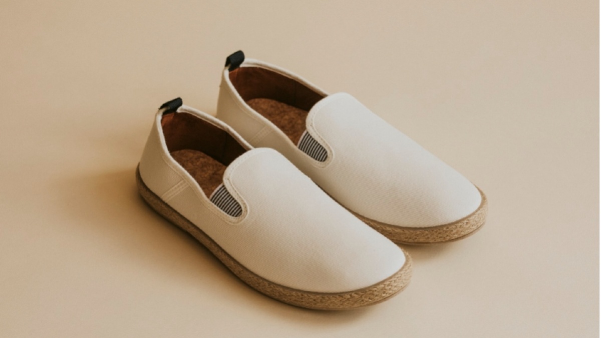 5 Rekomendasi Sepatu Slip On yang Super Ringan untuk Ibu Hamil, Nyaman Dipakai Seharian