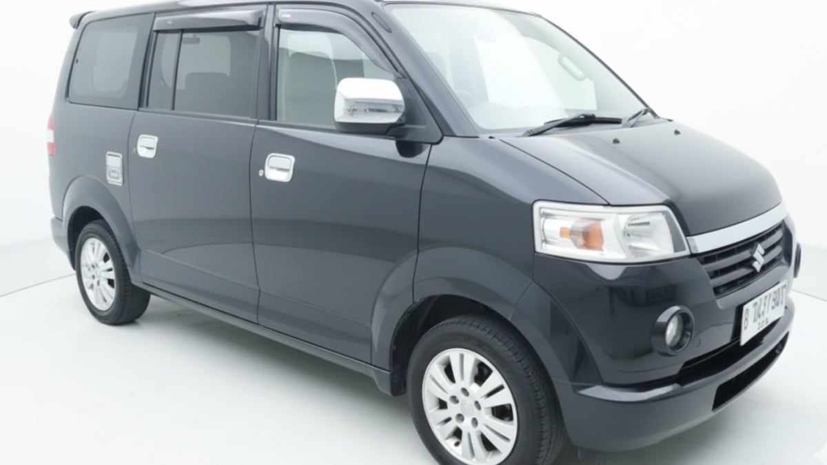 Adu Mobil Seharga NMax tapi Muat 8 Penumpang: Pilih Mitsubishi Maven atau Suzuki APV?