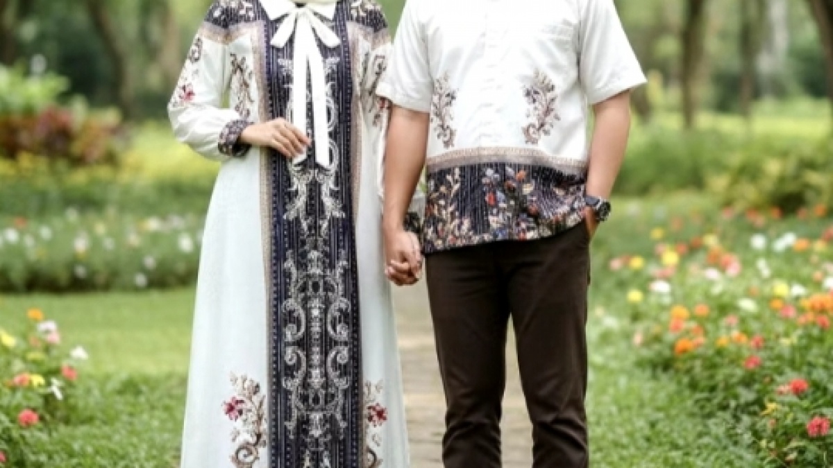 5 Rekomendasi Baju Lebaran 2026 Couple, Apa Warna Terbaik?