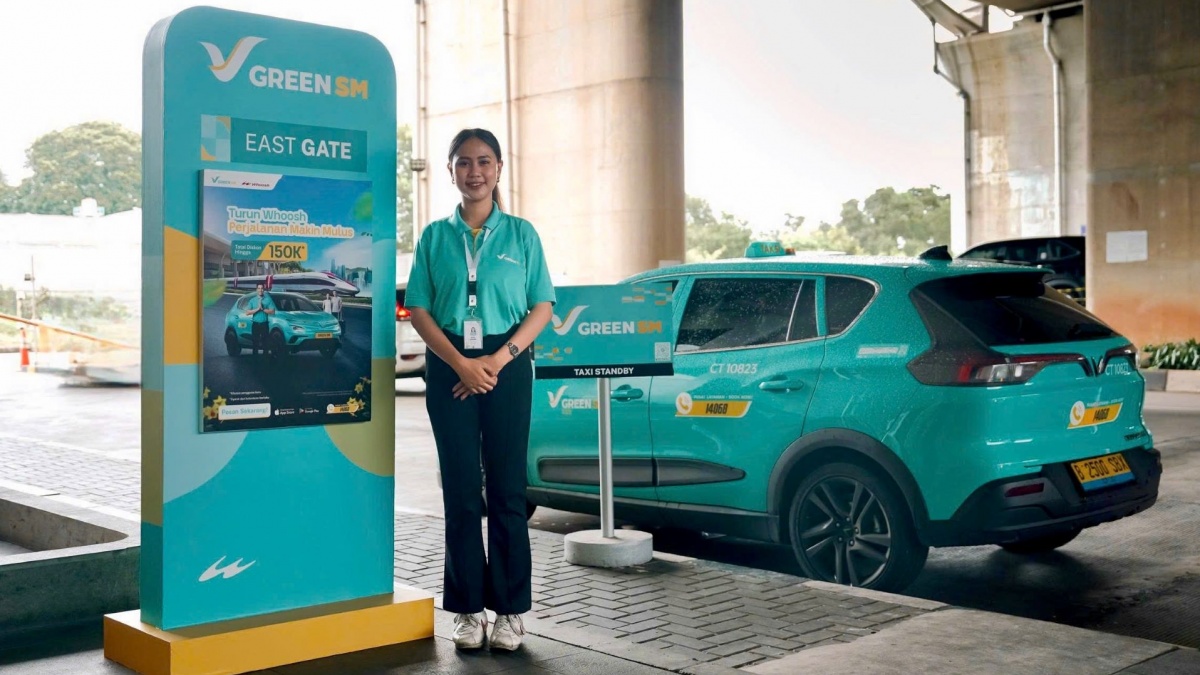Taksi Listrik Green SM Resmi Beroperasi di Stasius KCIC Halim