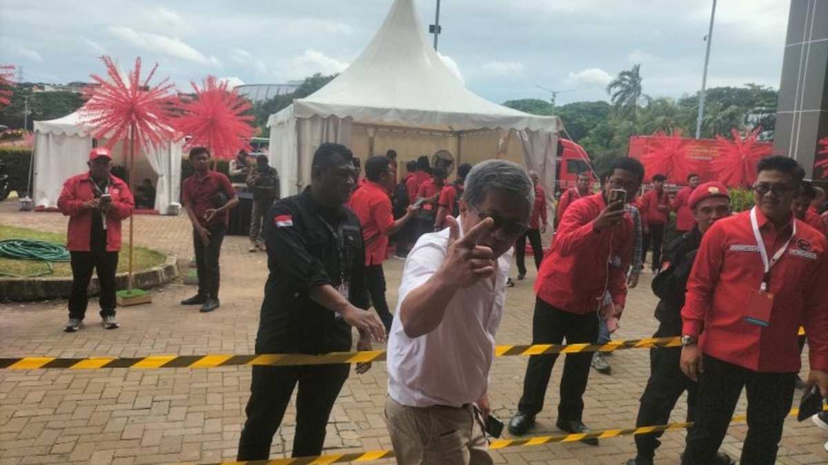 Rocky Gerung Terpantau Turut Hadiri Rakernas PDIP di Ancol