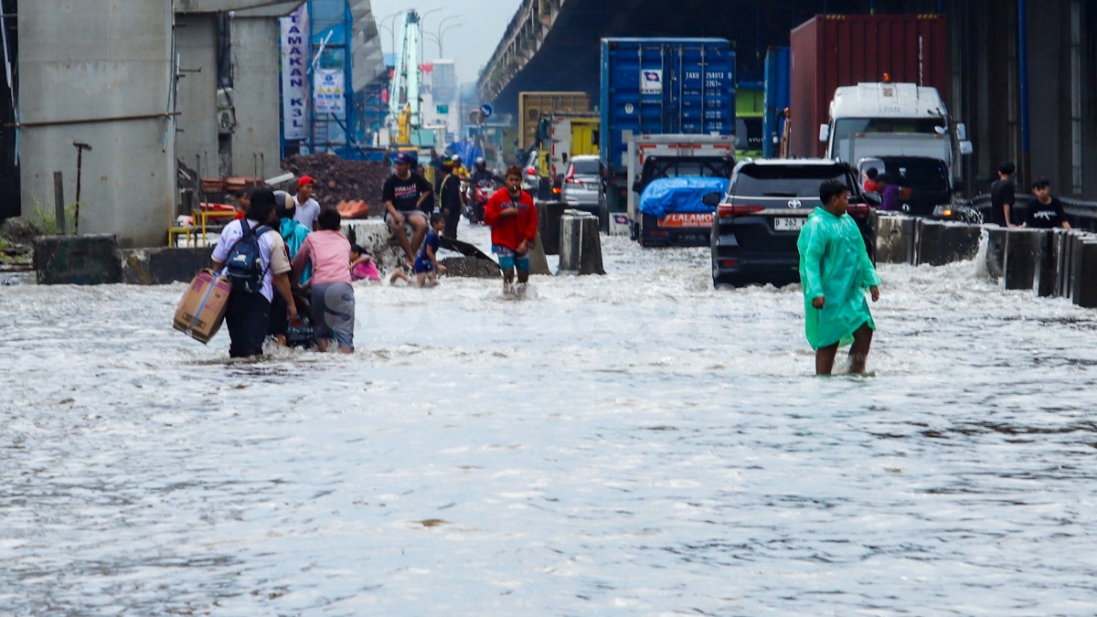 Hujan Deras Rendam Jakarta Utara, 4 RT dan 18 Ruas Jalan Terendam Banjir