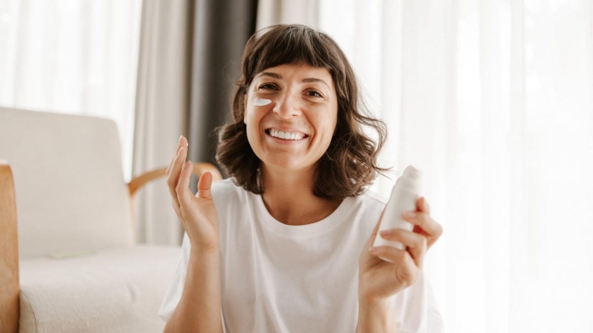 Sunscreen untuk Usia 40 Tahun SPF Berapa? Ini 7 Rekomendasinya