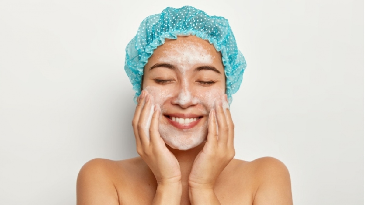 9 Rekomendasi Sabun Cuci Muka untuk Kulit Kusam dan Pudarkan Flek Hitam