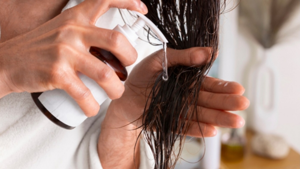 5 Sampo Penghitam Rambut yang Tahan Lama, Solusi Praktis Tutupi Uban