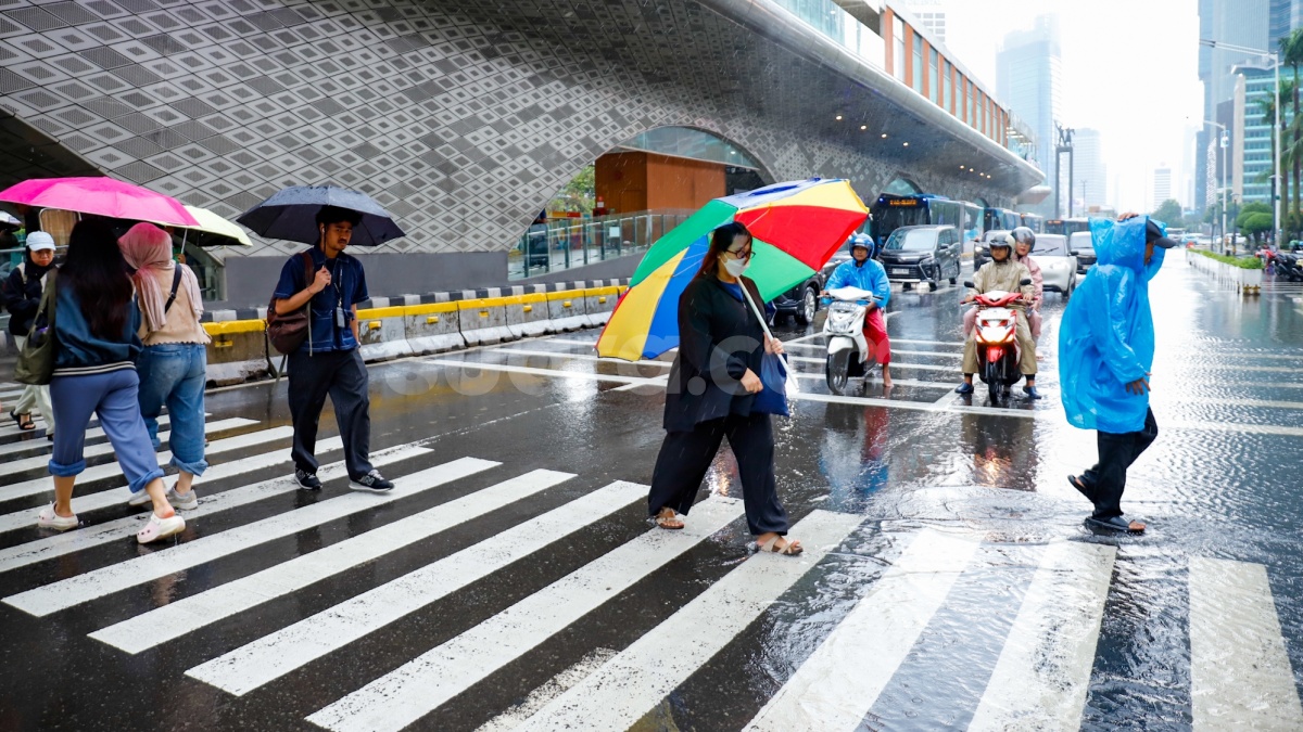 Prakiraan Cuaca Jakarta Hari Ini: Hujan Ringan Merata, Warga Diimbau Waspada