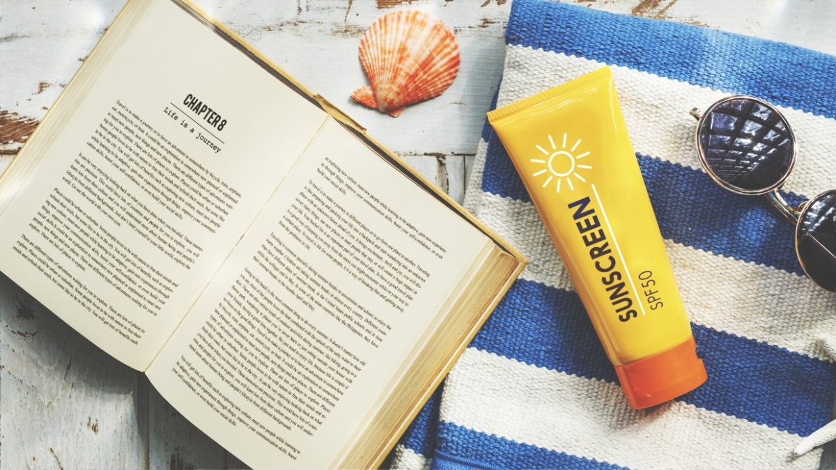 6 Rekomendasi Sunscreen Stick SPF 30 ke Atas, Praktis dan Mudah Dipakai