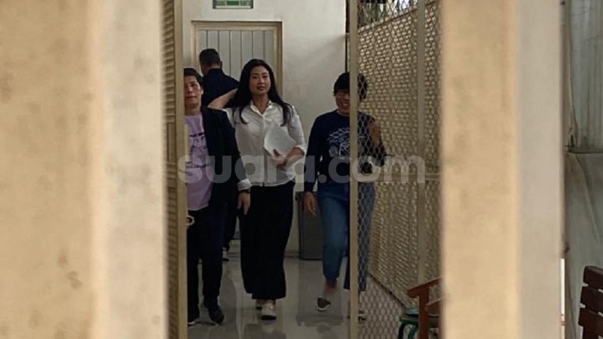 Bebas dari Tahanan dan Divonis Pengawasan, Laras Faizati: Keadilan Belum Sepenuhnya Ditegakkan!