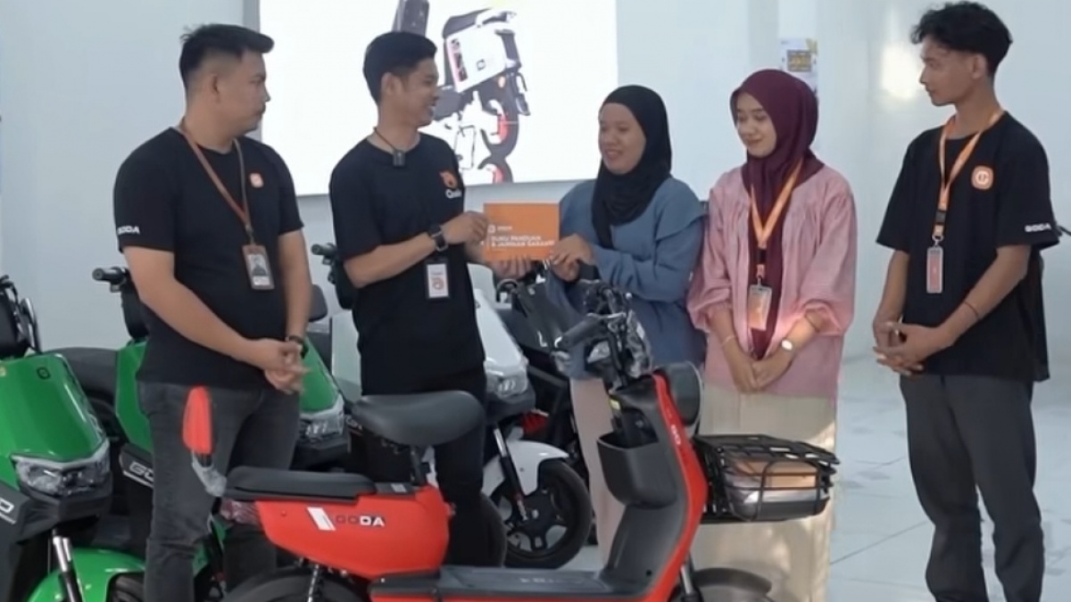 Viral Insiden Sepeda Listrik dan Truk, Goda Ganti Unit Baru Lewat Program Asuransi