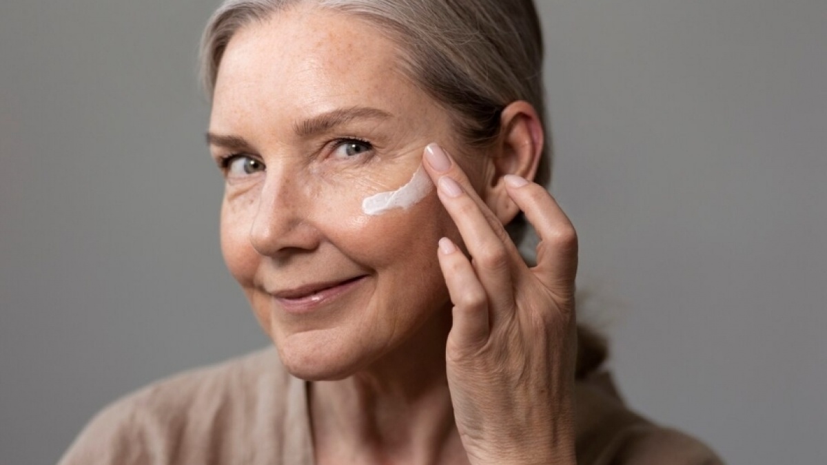 5 Sunscreen Lokal untuk Hempas Flek Hitam Usia 55 Tahun ke Atas