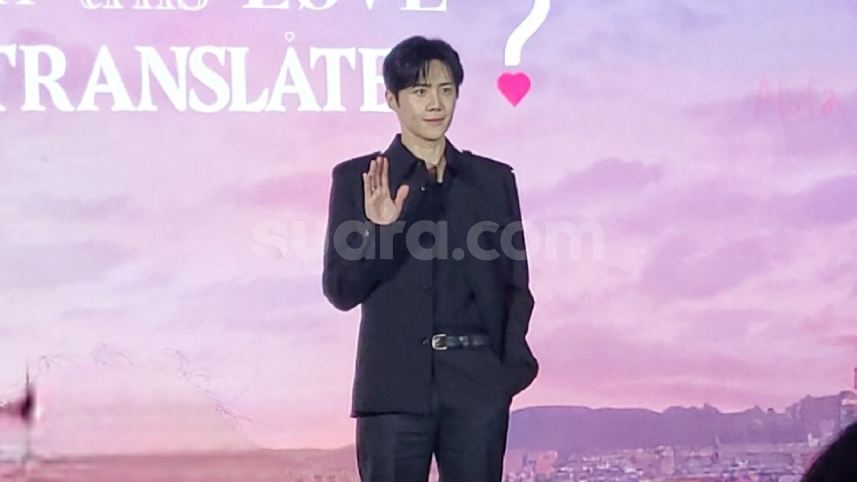 Kim Seon-ho Berjuang 4 Bulan Belajar 3 Bahasa Demi Peran Penerjemah di Can This Love Be Translated
