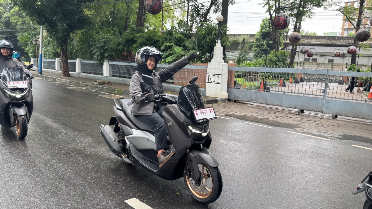 Sensasi Berkendara Skutik Premium dari  'Kacamata' Pengendara Perempuan