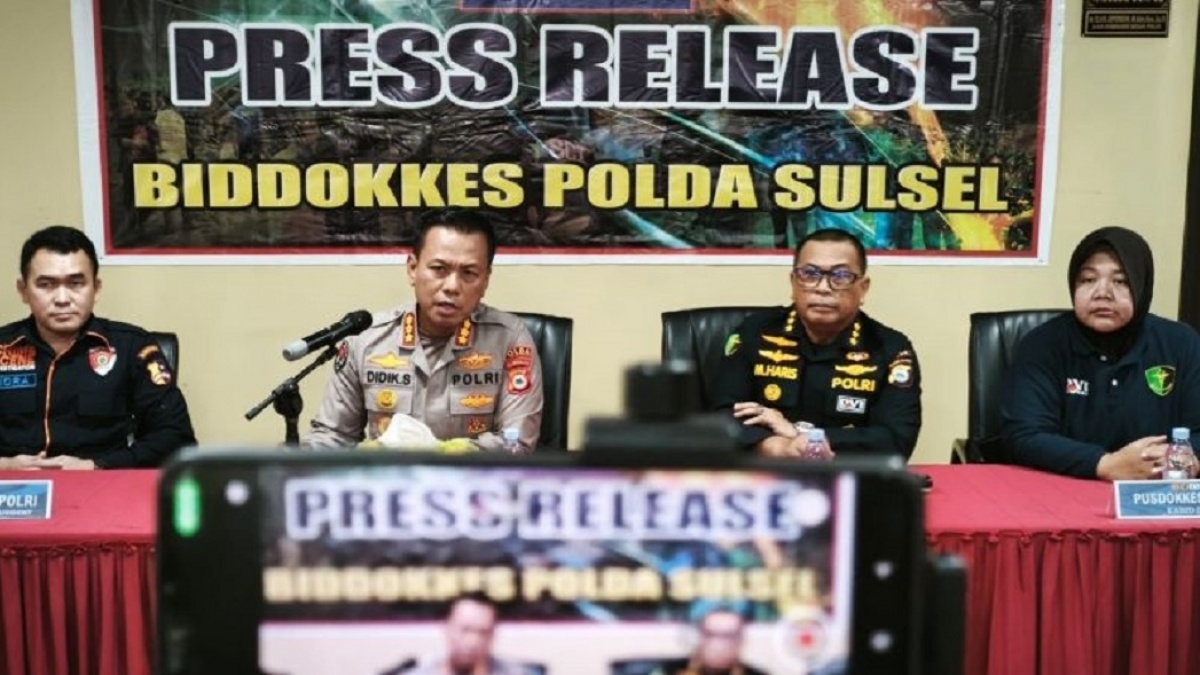 DNA Jadi Kunci Terakhir: Polisi Jemput Sampel Keluarga Korban Pesawat Jatuh Lintas Pulau