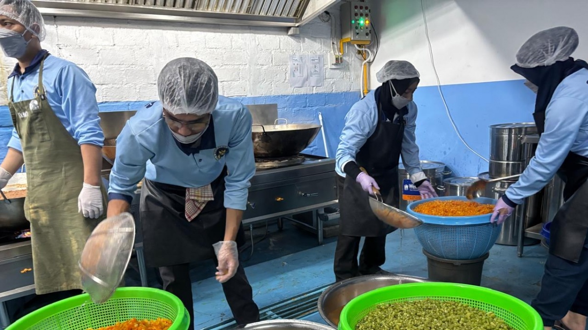 Negara Berpotensi Boncos Rp12 Triliun Imbas Jual Beli Titik Dapur MBG