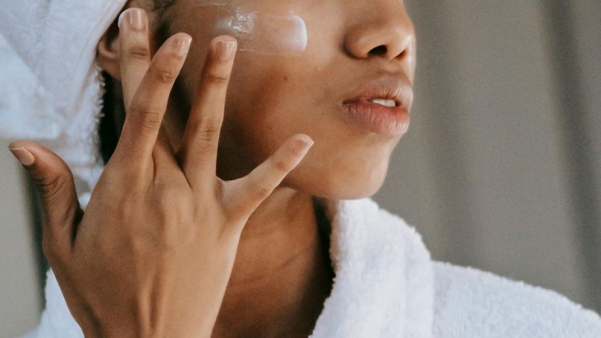 Kulit Kusam Pakai Moisturizer Apa? Ini 5 Produk yang Bisa Bikin Wajah Cerah Berseri